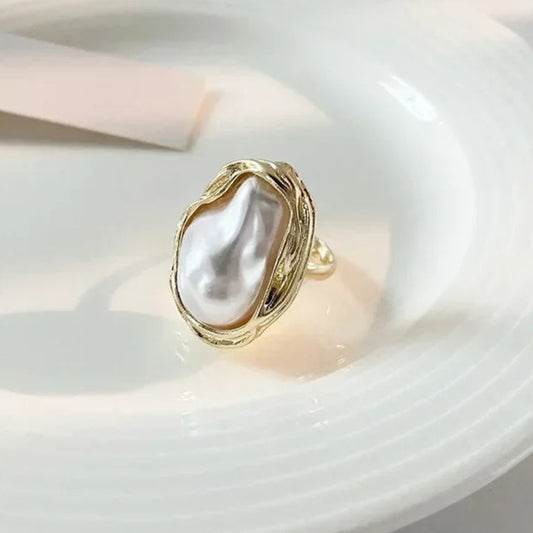 Cielo Pearl Ring - Vintage Statement ring with a Modern Edge - 27 Trendstore