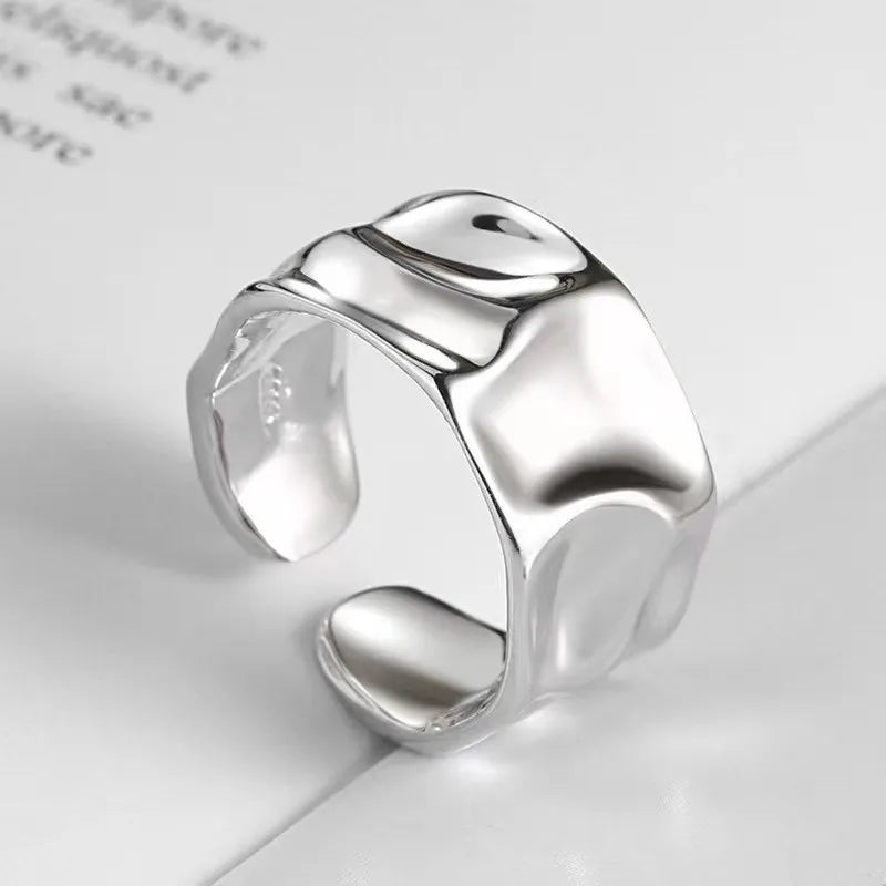 Luna Bold Ring – A statement of strength and fluid beauty - 27 Trendstore